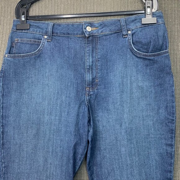 Lee Womens Size 18M Blue Relaxed Fit Denim Bermuda Shorts Mid Rise - Picture 9 of 10